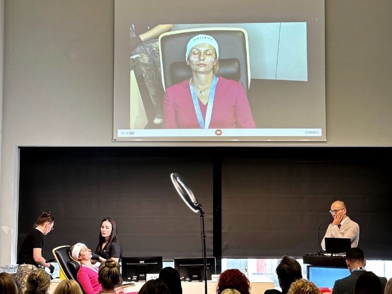 Live-Demonstration einer HA-Filler Behandlung bei der DDG-Tagung