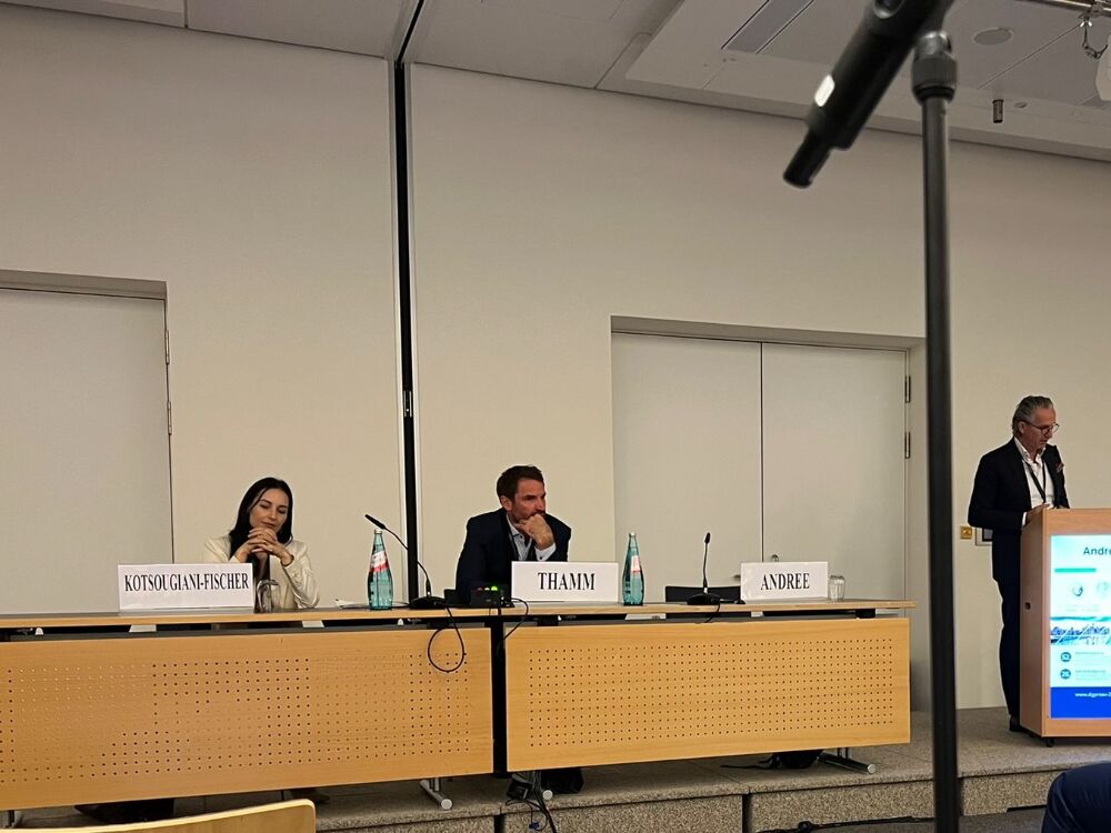 Prof. Kotsougiani-Fischer als Vorsitzende der Sitzung Brustrekonstruktion mit Eigengewebe beim DGPRÄC-Kongress 2022